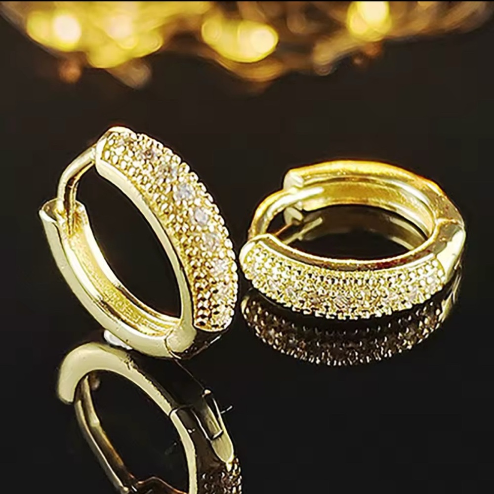 FASHION Beautiful gold huggy bling earrings - Picture 8 of 8